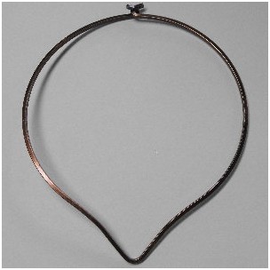^Neck Ring Oxidized Copper V Front Square Wire