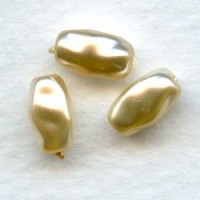 Faux Baroque Pearls Glass Base 8x5mm Creme (24)