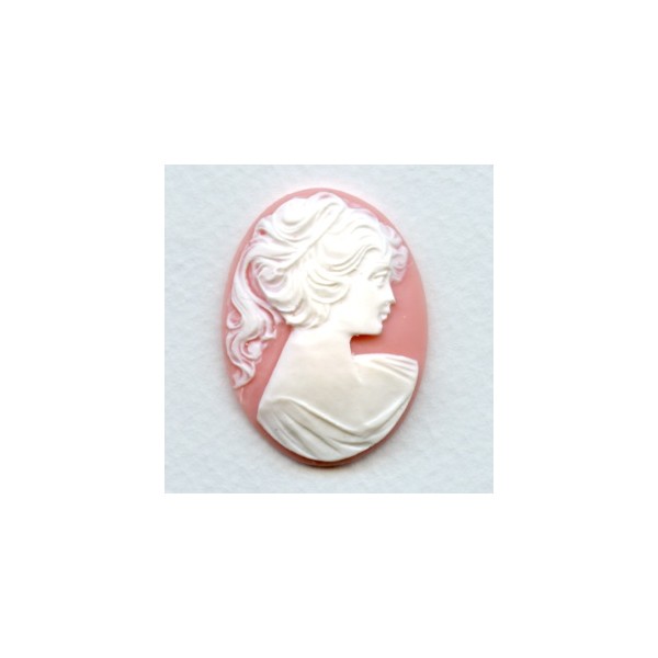 Cameo Girl in a Ponytail White on Angel Skin 40x30mm 