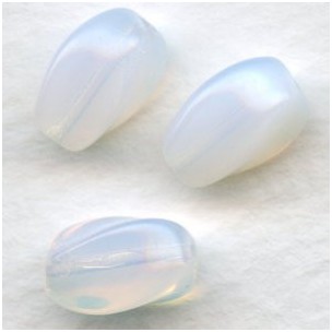^White Opal Twist Beads 11x9mm Oval Opaline