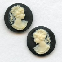 Ivory on Jet Girl in a Ponytail Cameos 18mm (1 set)
