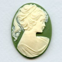 ^Cameo Ivory on Green Girl in a Ponytail 40x30mm