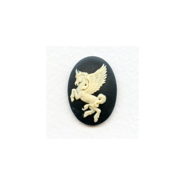 Unicorn Cameo 25x18mm Ivory on Black (3)