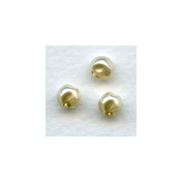 Faux Baroque Pearls Glass Base 6mm Creme