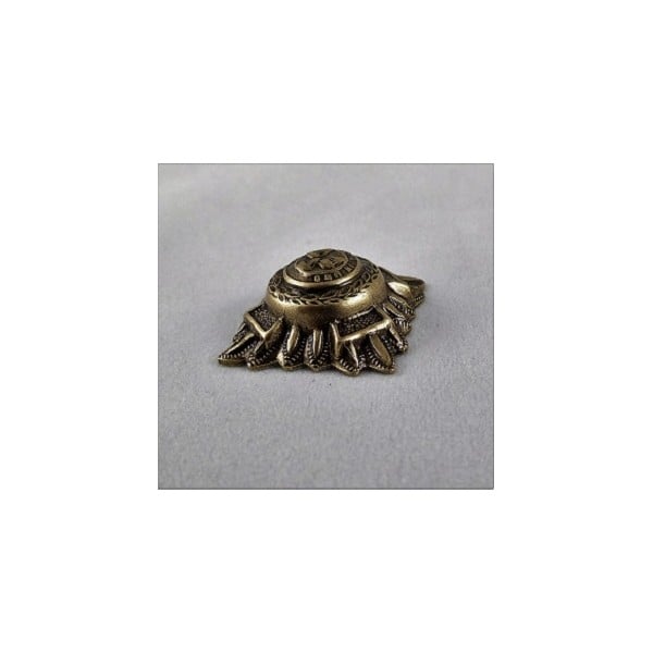 Medallion Crest Oxidized Brass Stamping 21mm (4) - Image 3