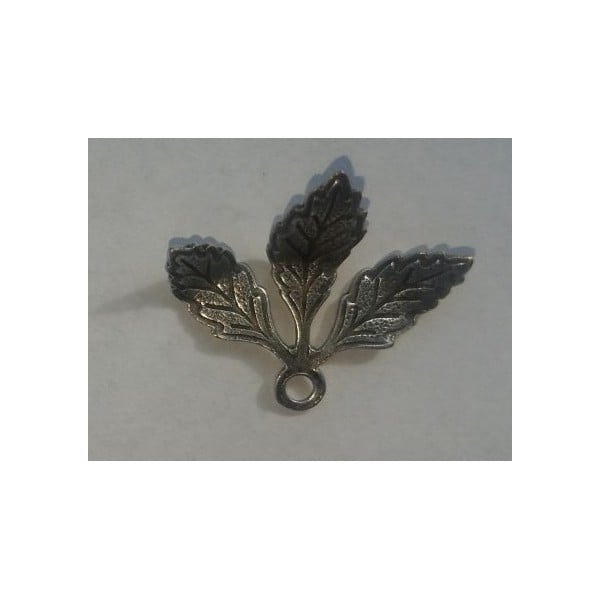 Leaf Cluster with Loop Oxidized Silver 28x23mm (6)