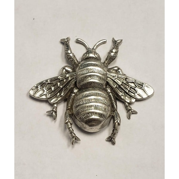 Giant Bumblebee Stamping Oxidized Silver 61mm (1)