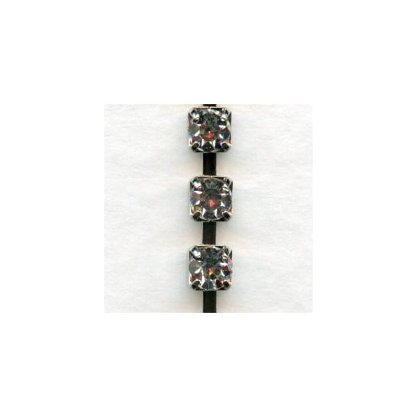 ^Swarovski Crystals Set in Silver B Chain 24pp (1 Ft)