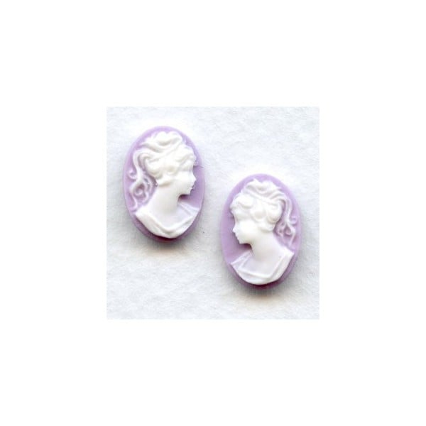 ^Girl in Ponytail Cameo White on Lilac 14x10mm
