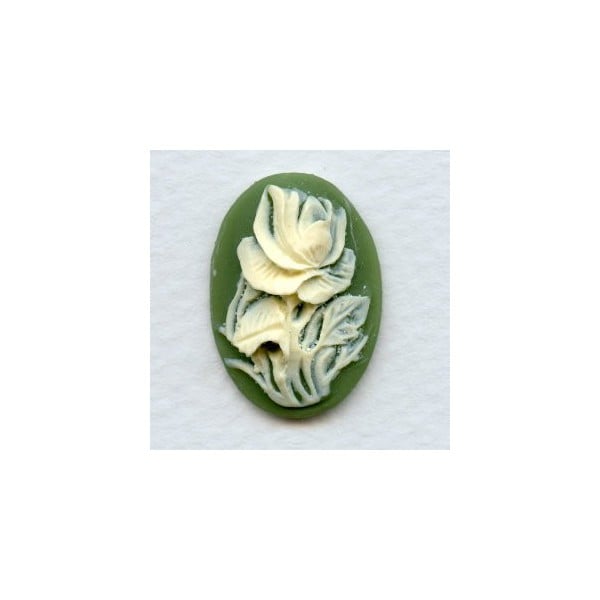 ^Cameos Ivory Rose on Green Background 25x18mm