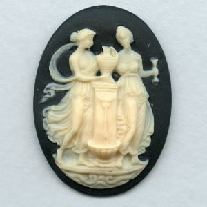 ^Cameo Women at Fountain Ivory on Jet 40x30mm